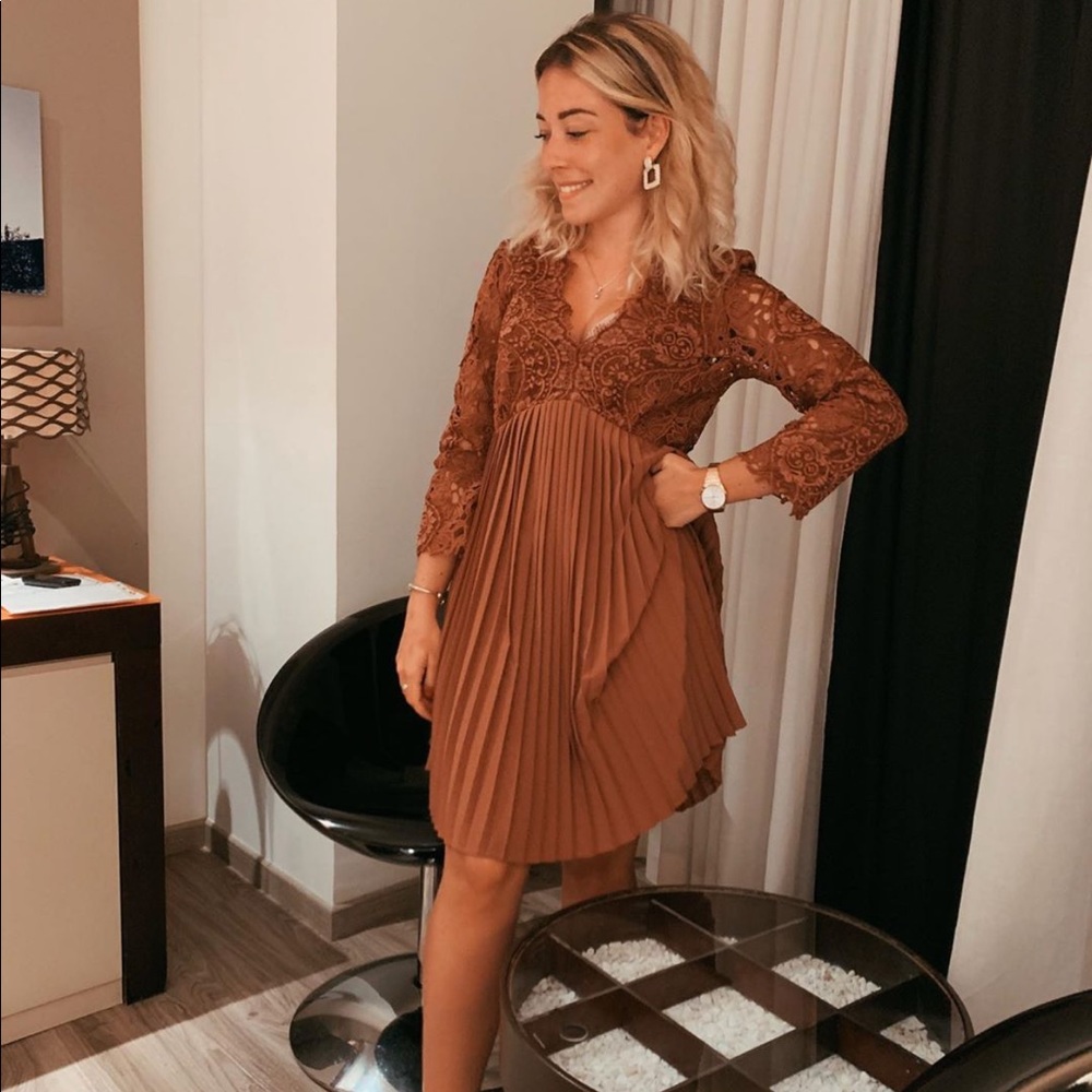 Zara pleated guipure  dress Bloggers favorite